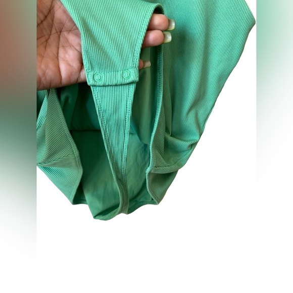 House of Harlow 1960 Ribbed Sleeveless Thong Bodysuit Green Size M - Picture 5 of 8